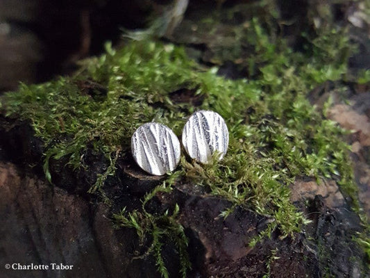 Quarrywood polished silver oval stud earring with tree bark texture